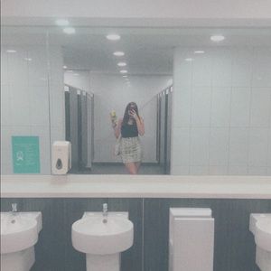 Meet your Posher, Ella